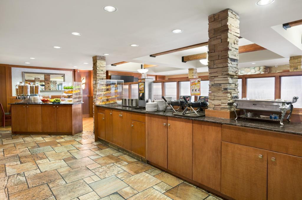 Canmore Inn & Suites Eksteriør bilde