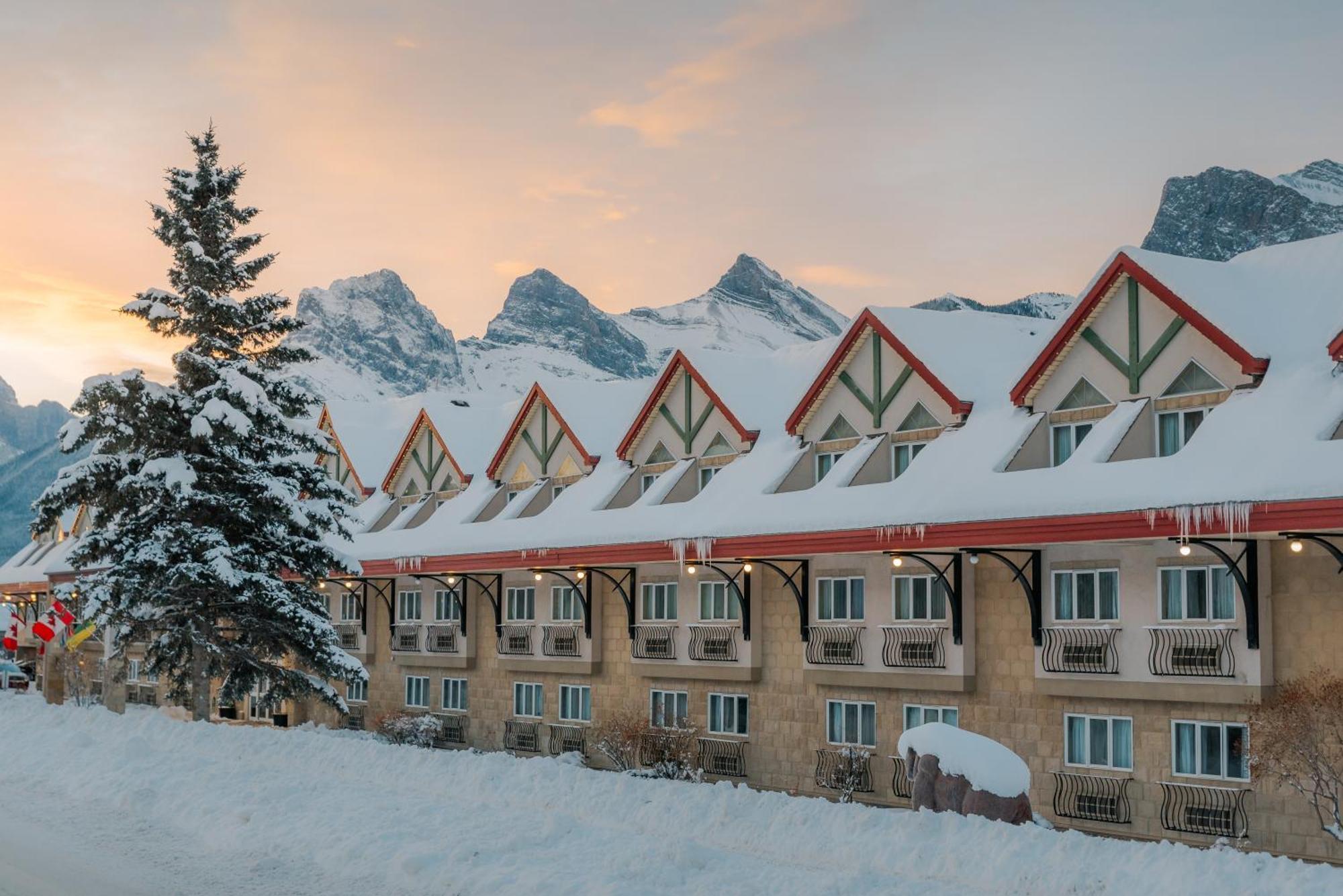Canmore Inn & Suites Eksteriør bilde
