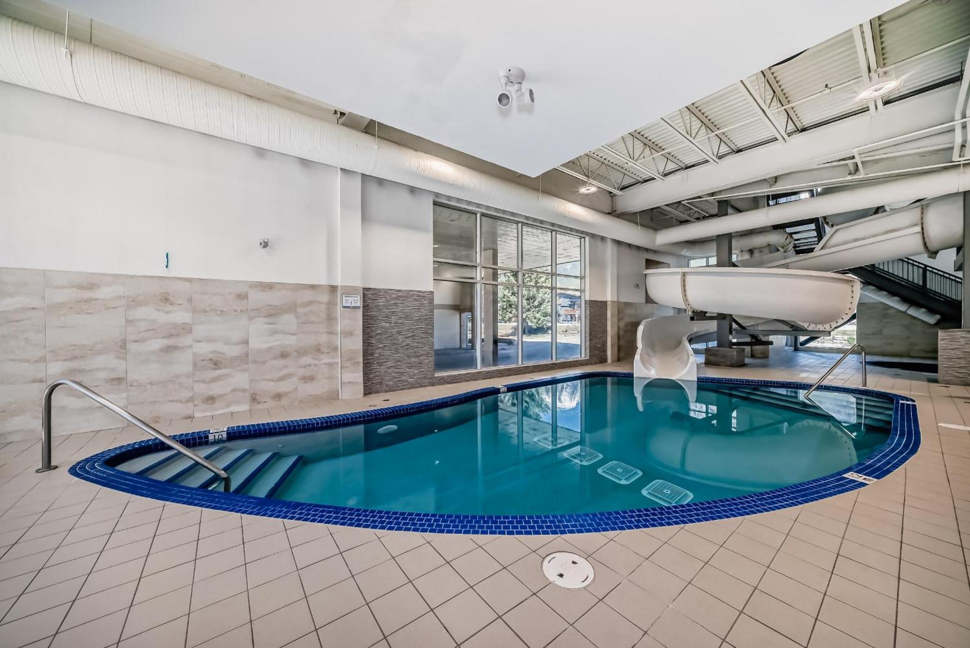 Canmore Inn & Suites Eksteriør bilde