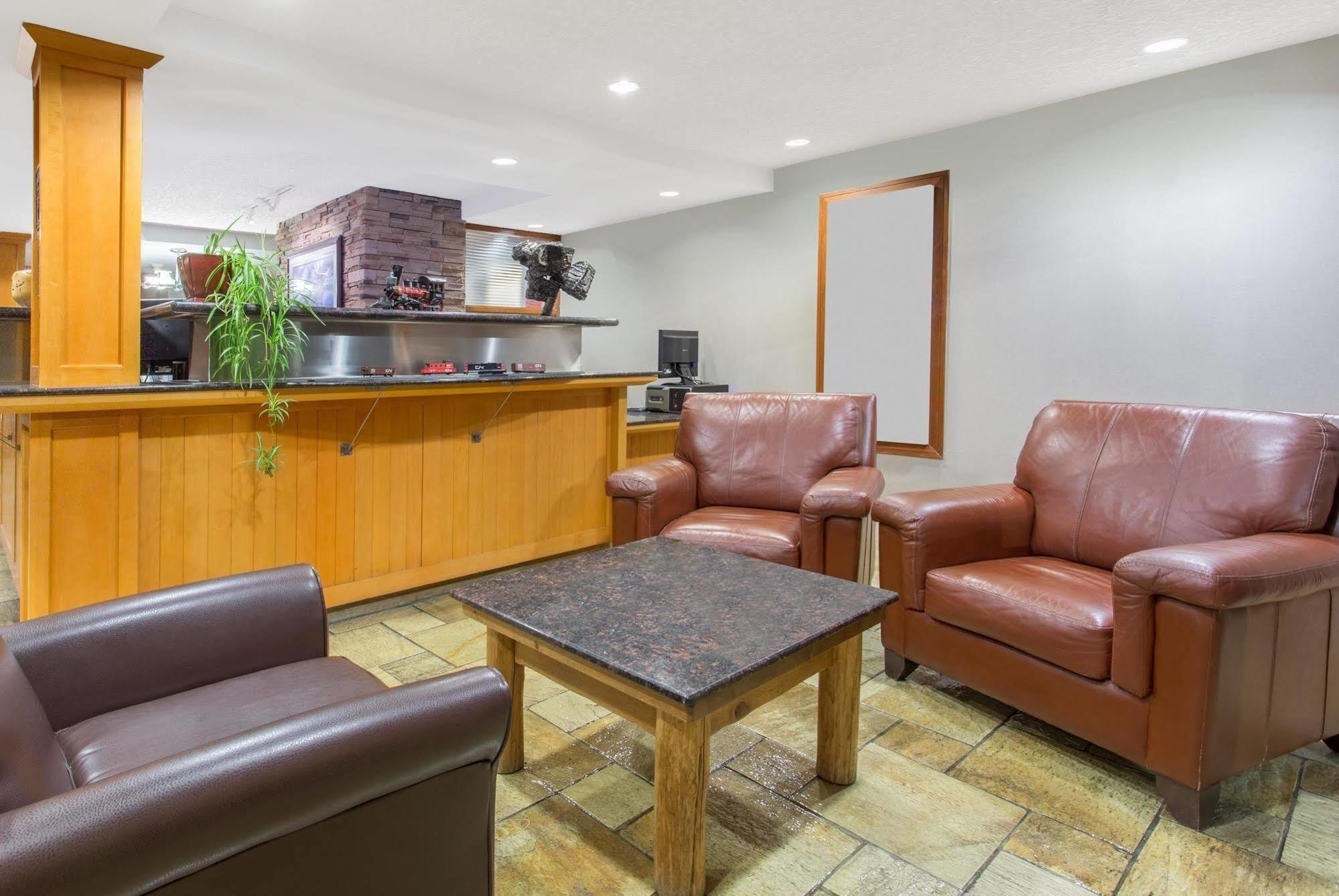Canmore Inn & Suites Eksteriør bilde