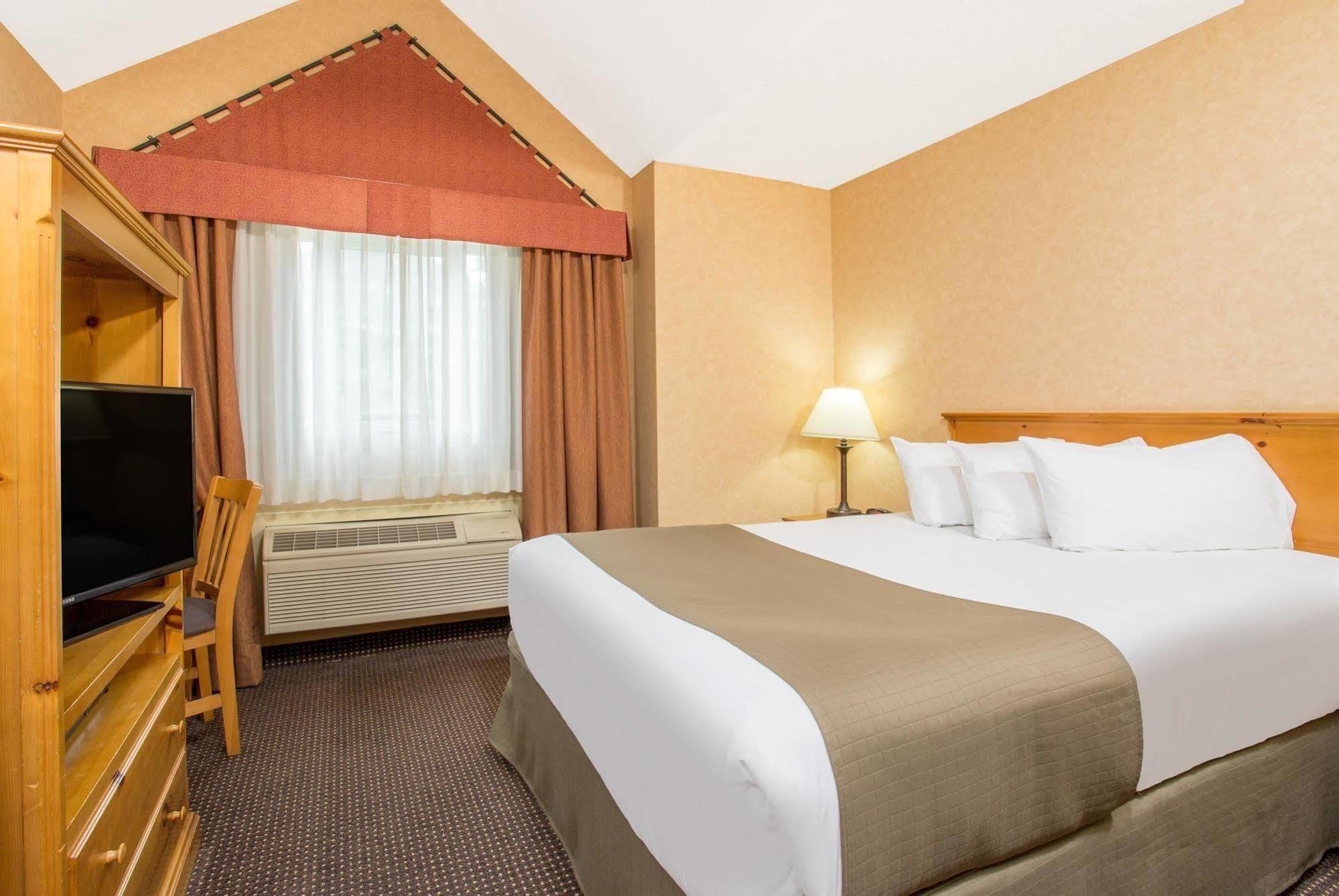 Canmore Inn & Suites Eksteriør bilde