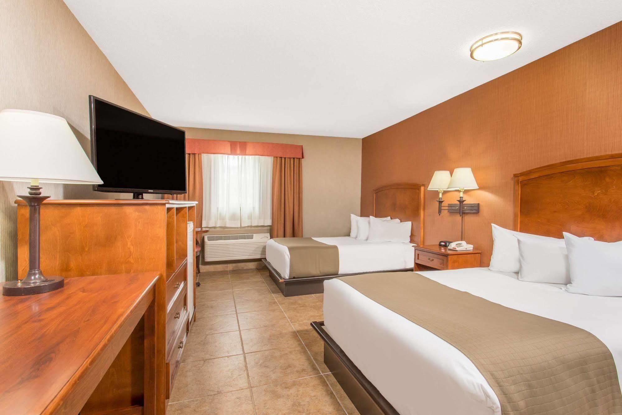 Canmore Inn & Suites Eksteriør bilde