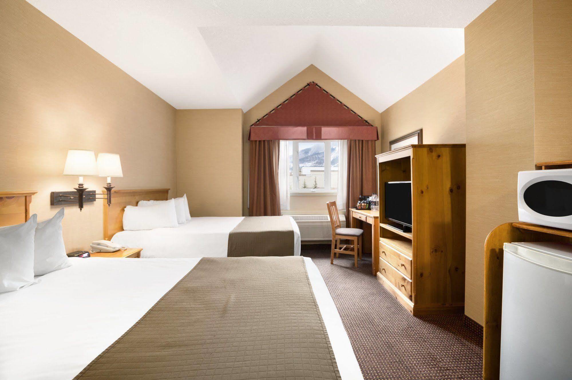 Canmore Inn & Suites Eksteriør bilde
