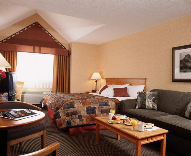 Canmore Inn & Suites Rom bilde